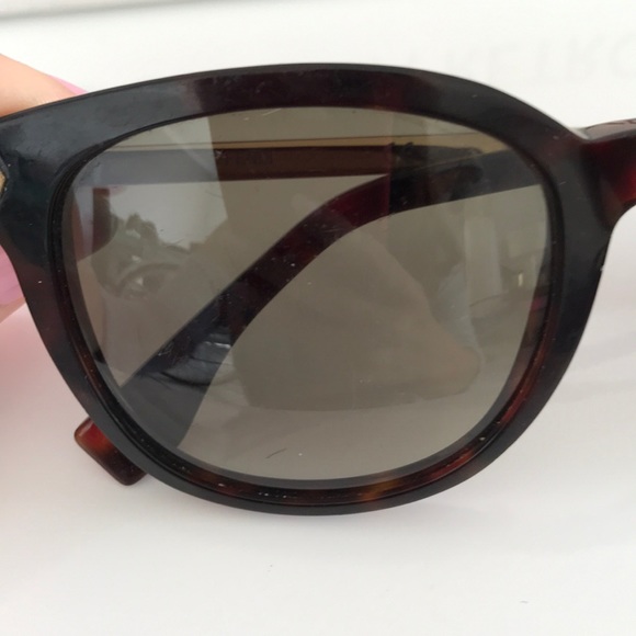 Fendi~ tortoise sunglasses - Picture 5 of 8